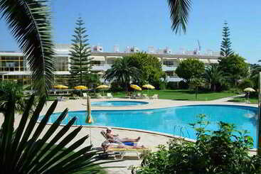 Piscină