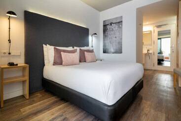 Отель Innside by Meliá Palma Center