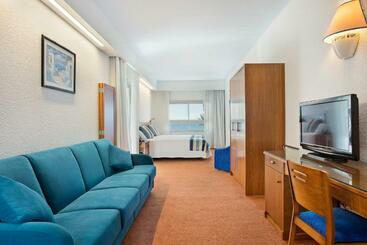 Innside Costablanca - Adults Only - בנידורם