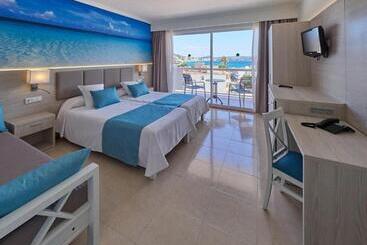 Aparthotel y Hotel Paguera Beach