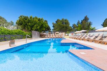 Azuline Hotel Bergantin