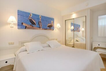 هتل Iberostar Waves Ciudad Blanca