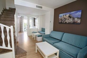 Apartamentos Turísticos Jardines del Plaza