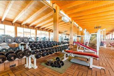 هتل Checkin Camino De Granada