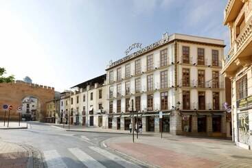 هتل Exe Triunfo Granada