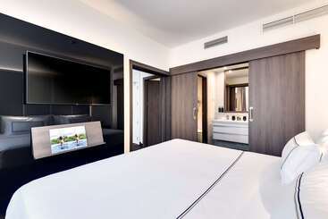 هتل Melia Madrid Serrano