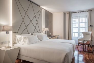 هتل NH Collection Salamanca Palacio De Castellanos