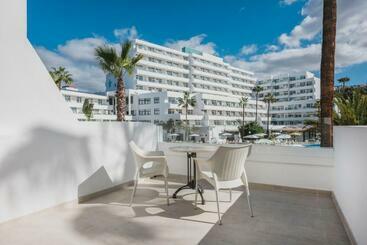 هتل Iberostar Waves Las Dalias - All Inclusive