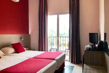 Hotel Nerja Club By Dorobe