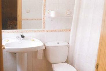 هتل Hostal Cuatro Esquinas