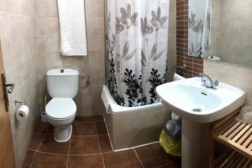 هتل Hostal El Arco