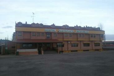 هتل Hostal Botafumeiro