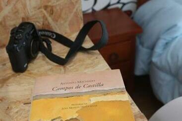 هتل Hostal Vitorina