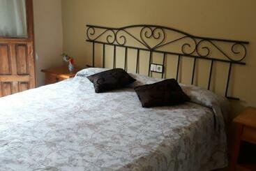 هتل Hostal Rural El Campito