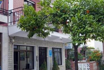 Hotel Hostal Rocamar