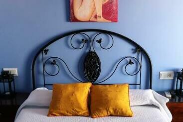 Hostal Arco Plaza