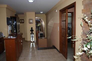 فندق Francisco Javier