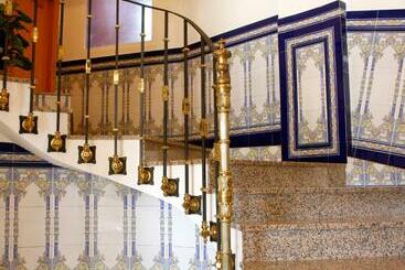 هتل Hostal La Noria