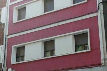 فندق Hostal Pachin