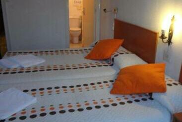 هتل Hostal Lima