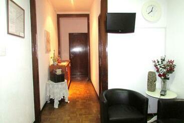 هتل Hostal Lima