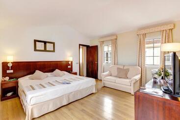 هتل Patricia Menorca