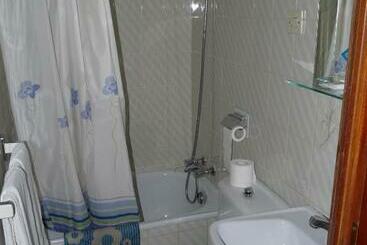 هتل Hostal Fernandez