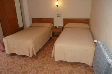 هتل Hostal Fernandez