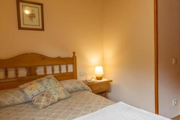 هتل Hostal Aiguamog