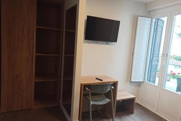 هتل Bearan Bar & Rooms