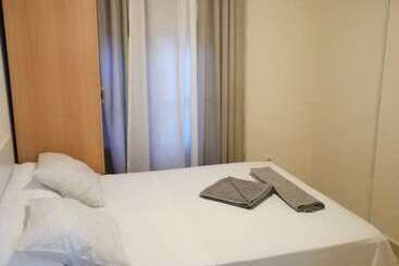 هتل Hostal El Peine
