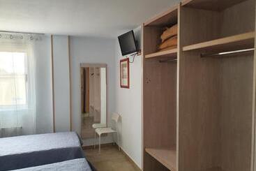 בית מלון כפרי Hostal Fronton