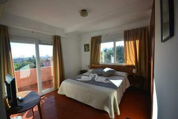 Hotel Hostal La Palmera