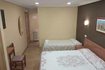 هتل Hostal Lido