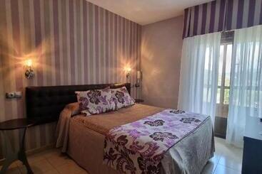 호텔 Hostal Sainz