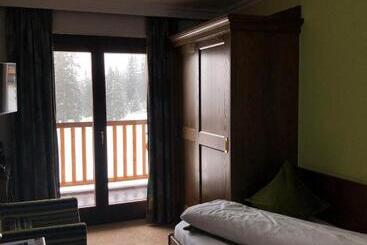 هتل & Chalet Montana