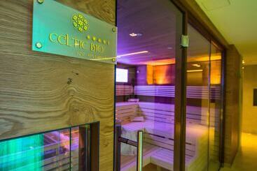 Norica   Thermenhotels Gastein Mit Dem Bademantel Direkt In Die Therme