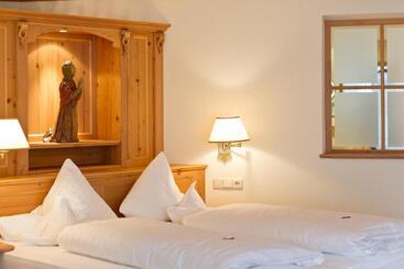 Отель Solaria Ischgl   4 Superior
