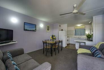 Hi way Units Motel