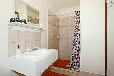 هتل Jacaranda Guest House