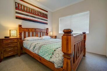 هتل Resorts United Currumbin Sands