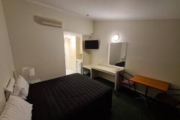 מוטל Cottonwood Motor Inn