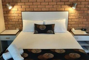 Peppermill Inn Motel