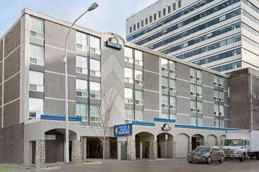 هتل Days Inn By Wyndham Edmonton Downtown