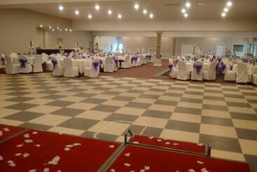هتل Bedfort Inn & Suites