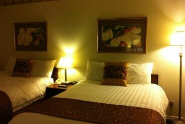 هتل Redwood Motor Inn