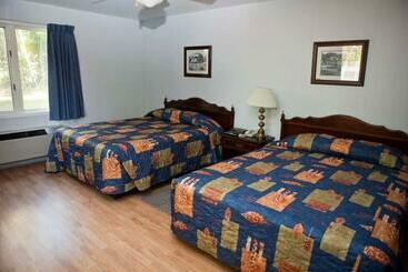Clansman Motel