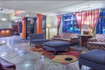 هتل Howard Johnson By Wyndham Vancouver Downtown