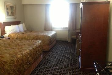 هتل Ramada Yorkton