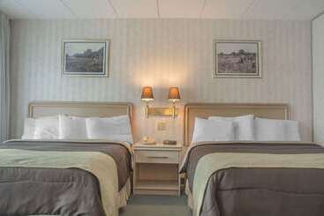 هتل Rodeway Inn Fallsview